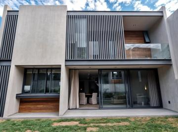 Casa de 4 habitaciones, Querétaro · Residencia en Venta en La Espiga - ¡Diseño de Autor y Lujo!