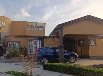 Casa de 4 habitaciones, Saltillo · Casa de Una Planta, con Alberca y Paneles Solares en Portal de Aragón