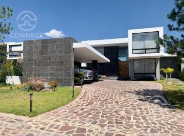 Casa · 550m² · 3 Recámaras · 4 Estacionamientos · Casa en Venta El Bosque Country Club León Gto