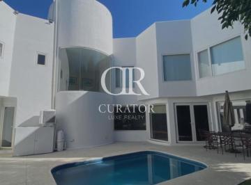 Casa · 652m² · 5 Recámaras · 5 Estacionamientos · Casa en Venta en El Campanario Queretaro