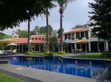 Casa de 7 habitaciones, Cuernavaca · Casa con 2500 m² de Superficie de Terreno y 7 Recámaras en Venta en Maravillas