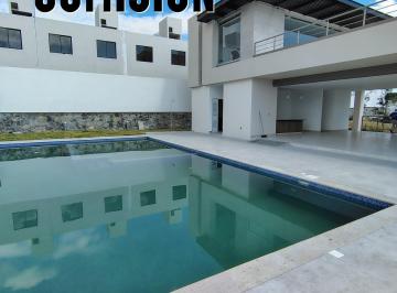 Casa en condominio de 2 habitaciones, Querétaro · Casa de Dos Recamaras en Venta en Messeta con Alberca
