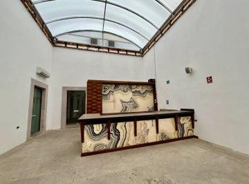 Casa · 293m² · Casa Antigua Remodelada y Adecuada Para Restaurante