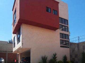 Casa Venta de 3 habitaciones · Amplia E Iluminada Casa con Jardín Muy Cerca de Zona de Hospitales en Tlalpan