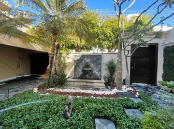 Casa de 4 habitaciones, Mazatlán · Casa con 303 m² Superficie de Terreno, 4 Habitaciones en Renta en 5a. Gaviotas