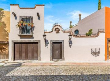 46e42310f3fa84aed4b85162e9c6802fdcd96b74b75269938198e1d99a809cf3 · Casa en San Miguel de Allende con Casa de Huéspedes y Piscina, Cerca del Centro
