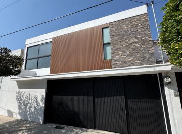 Casa de 5 habitaciones, Zapopan · Casa en Venta en Residencial Victoria