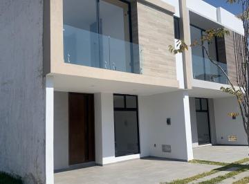 Casa en condominio de 3 habitaciones, Zapopan · Casa en Venta Dentro de Coto en Capital Norte, Valle Imperial.