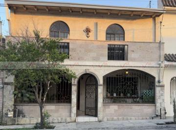 Casa · 238m² · 4 Recámaras · 1 Estacionamiento · Casa en Venta en San Nicolás de Los Garza