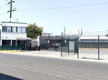 Bodega comercial · 2324m² · 30 Estacionamientos · Bodega en Venta en Querétaro Parque Industrial Benito Juárez en Centro de La Ciudad en Av Princi.