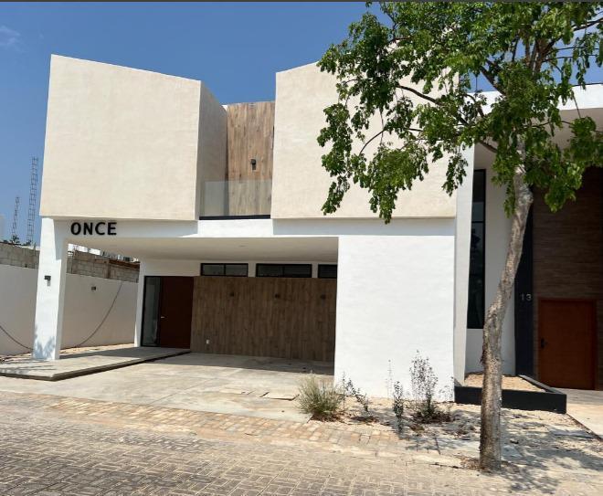 Venta de Casa Residencial en Privada con Amenidades en Temozón