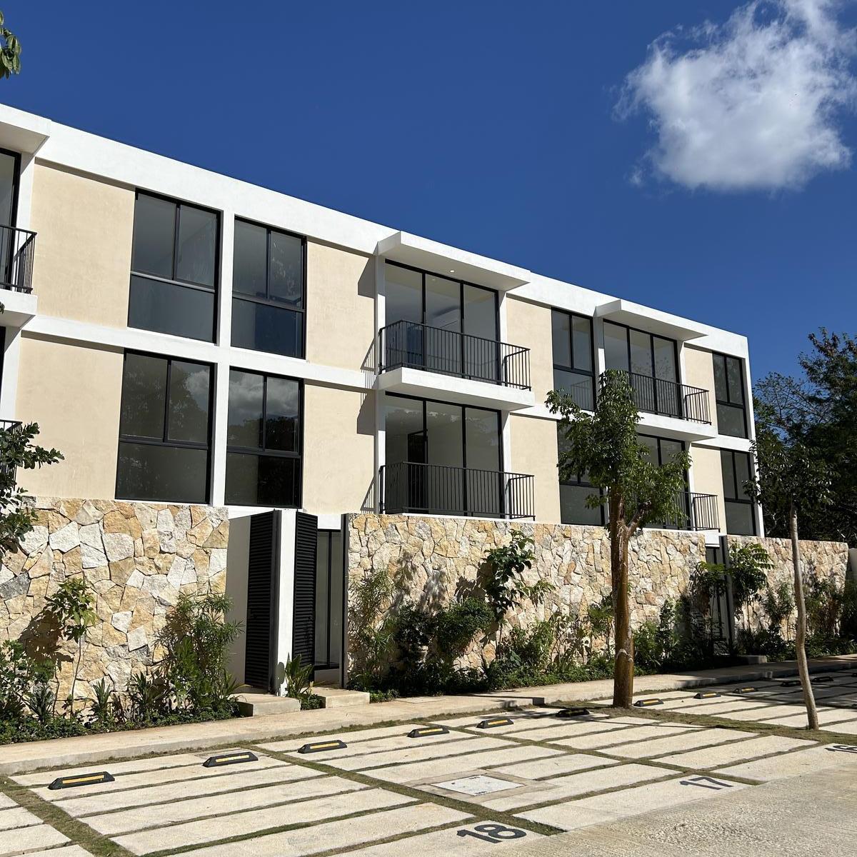 Departamento en Venta en Temozón Norte, en Privada con Amenidades