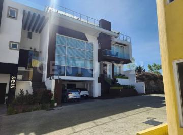 Casa · 450m² · 3 Recámaras · 4 Estacionamientos · Casa en Venta en Vilago, Bellavista, Atizapan de Zaragoza, Estado de México.