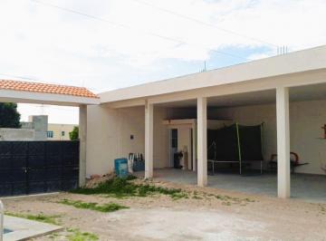 Casa · 211m² · 2 Recámaras · 10 Estacionamientos · Venta de Finca en Torija, por Cu Dos Buap