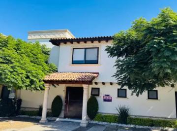 Casa en condominio de 2 habitaciones, Celaya · Vendo D Oportudad Casa Frac Quintas Campo Real 4 Rec 4 Wc Exc Precio