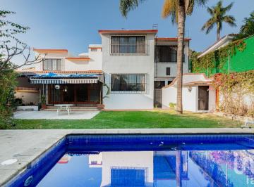 Casa · 416m² · 3 Recámaras · 2 Estacionamientos · Casa en Venta Recamara con Baño en Planta Baja Chulavista Cuernavaca