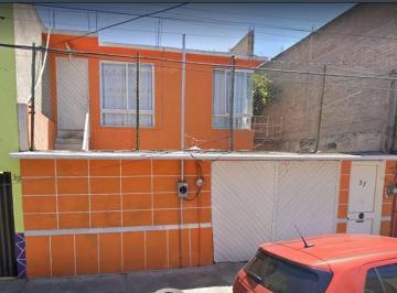 Casa · 165m² · 3 Recámaras · 2 Estacionamientos · Hermosa Casa en Venta en La Gam, Incfreible Remate Banacario!