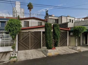 Casa · 200m² · 3 Recámaras · 2 Estacionamientos · Increible Casa en Venta en Coyoacán, Magnifico Remate Bancario!