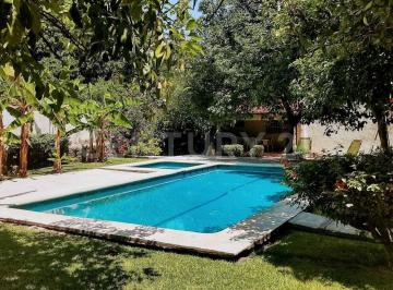 Casa · 450m² · 4 Recámaras · Villa de Descanso en Venta