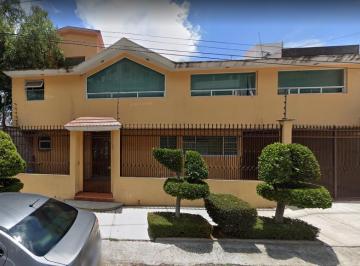 Casa · 300m² · 4 Recámaras · 2 Estacionamientos · Casa en Remate Bancario, Naucalpan de Juarez
