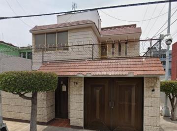 Casa · 122m² · 3 Recámaras · 2 Estacionamientos · Casa en Villa de Aragón, Gustavo A. Madero. Remate Bancario
