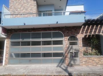 Casa de 4 habitaciones, Boca del Río · Casa Remodelada 4 Recámaras en Renta y Venta en Fracc. Los Pinos en Veracruz
