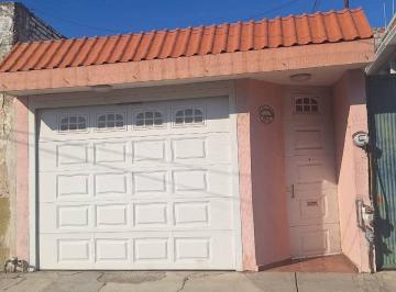 Casa de 4 habitaciones, Celaya · Vendo D Oportunidad Centrica Casa de 4 Recamras Pb Muy Amplia Excelnte