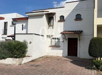 Casa de 3 habitaciones, Zapopan · Casa en Renta en Lomas Altas