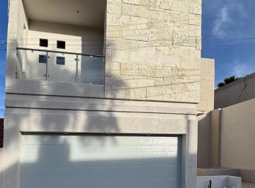 Casa · 253m² · 3 Recámaras · 2 Estacionamientos · Casa en Venta Nueva Fracc. Lomas Universidad $5,400,000.