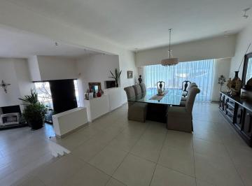 Casa de 3 habitaciones, Monterrey · Venta Hermosa Residencia con Alberca