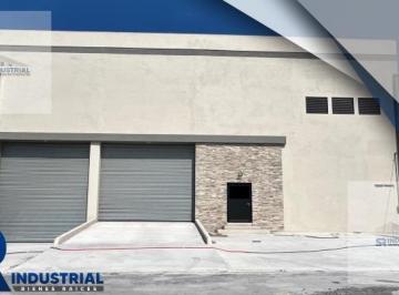 Bodega comercial · 914m² · 4 Estacionamientos · Bodega en Renta en Santa Catarina Nuevo Leon