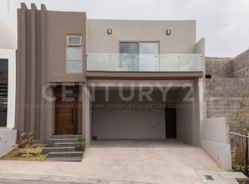 Casa · 298m² · 3 Recámaras · 4 Estacionamientos · Casa en Venta en Fraccionamiento Bosques del Valle III Chihuahua, Chih.