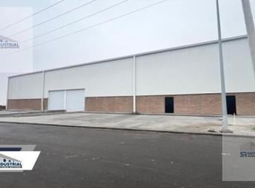 Bodega comercial · 1727m² · 8 Estacionamientos · Bodega en Renta en Santa Catarina