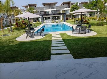 ***Excelentes amenidades y acabados, proporciona un espacio para el disfrute y d · Casas con Alberca Roof Garden con Jacuzzi, Gym y Salón de Usos Multiples