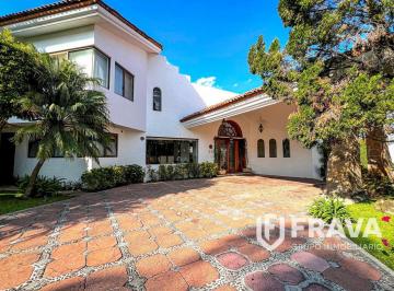 Casa de 3 habitaciones, Zapopan · Venta de Casa en Atlas Colomos