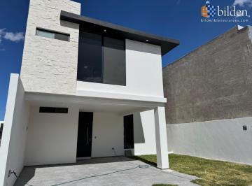 Casa · 203m² · 3 Recámaras · 2 Estacionamientos · Casa en Venta en Fracc. Scorpio 5 - 1 Durango