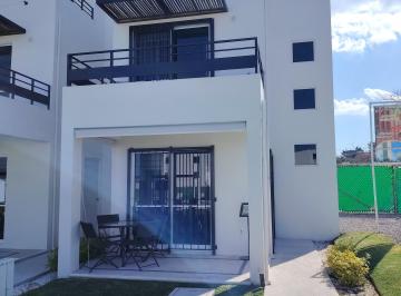 Casa en condominio de 3 habitaciones, Cuautla · Casa Nueva en Condominio con Alberca, Palapa Doble Vigilancia 24/7!