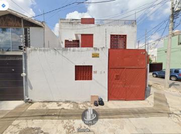 Casa · 250m² · 4 Recámaras · 4 Estacionamientos · Casa en Venta en León Moderno