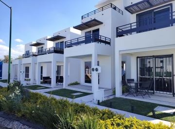 Casa en condominio de 2 habitaciones, Cuautla · Casa Nueva con Alberca en Condominio y Vigilancia 24/7!