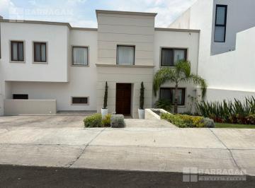 Casa · 350m² · 3 Recámaras · 2 Estacionamientos · Casa en Venta Estilo Californiano con Vista a La Cañada en Misión San Jerónimo