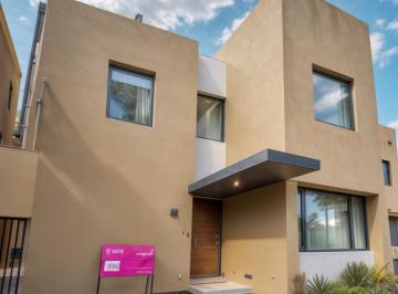 Casa de 4 habitaciones, El Marqués · Se Vende Hermosa Residencia en Zibata, 4ta Recámara en Pb