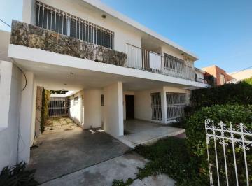 Casa · 482m² · 5 Recámaras · 2 Estacionamientos · Increible Ubicacion Casa en Venta Merida Centro (Avc - 2492)