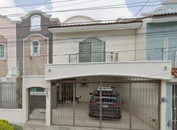 Casa de 3 habitaciones, Guadalajara · R. I. Casa en Venta Quebrada 2881, Bosques de La Victoria, Guadalajara