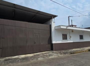 Bodega comercial de 4 habitaciones, Córdoba · Bodega en Renta 700 m en Córdoba, ver. $30,000