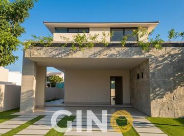 Casa · 398m² · 4 Recámaras · 4 Estacionamientos · Casa en Venta en La Primavera Culiacán