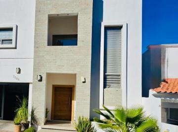 Casa · 294m² · 3 Recámaras · 2 Estacionamientos · Casa en Venta Fraccionamiento Cantera $7,000,000.