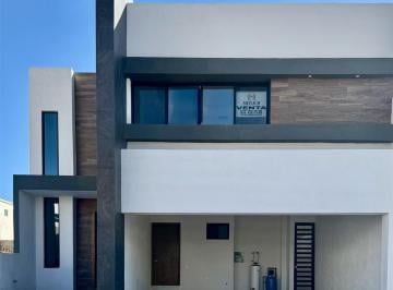 Casa · 280m² · 3 Recámaras · 2 Estacionamientos · Casa en Venta Fraccionamiento Bosque Real $6,600,000.