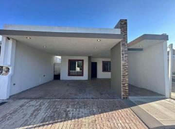 Casa · 140m² · 2 Recámaras · 2 Estacionamientos - Yucábita Inmobiliaria · Casa de 2 Habitaciones Al Norte de Mérida