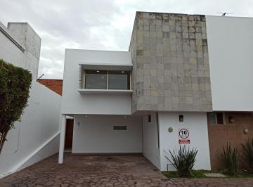 Casa en condominio de 3 habitaciones, Zapopan · Renta Excelente Casa en Coto Zona Real 3 Recámaras