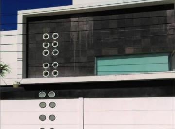 Casa de 3 habitaciones, Carmen · Casa Amueblada en Renta en Col. Miami, Ciudad del Carmen